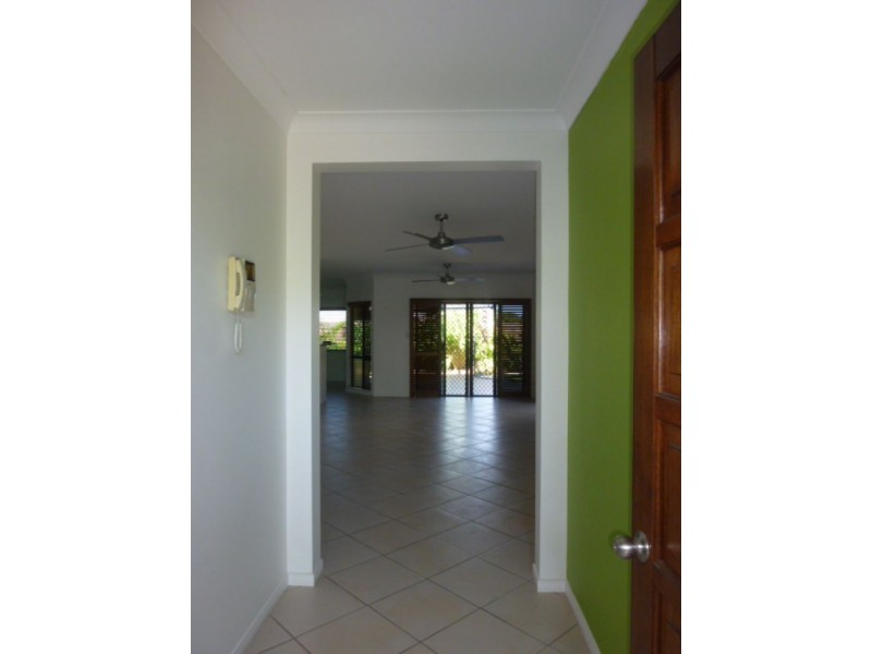 21 Narabeen St, Kewarra Beach QLD 4879