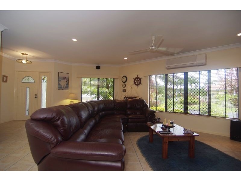 2 HELSDON CLOSE, Clifton Beach QLD 4879