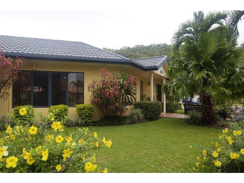 2 HELSDON CLOSE, Clifton Beach QLD 4879