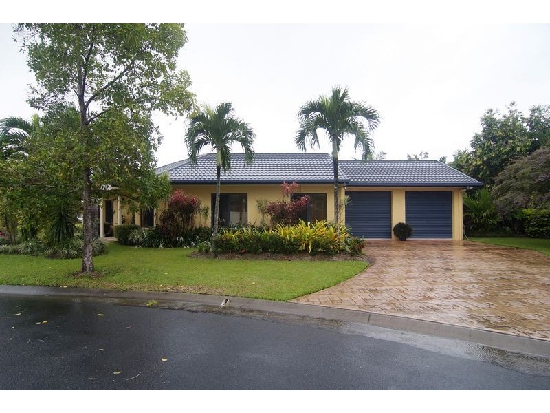 2 HELSDON CLOSE, Clifton Beach QLD 4879