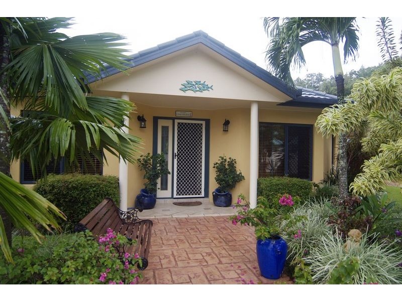 2 HELSDON CLOSE, Clifton Beach QLD 4879