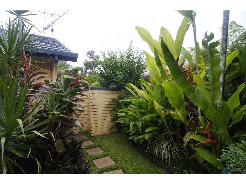 2 HELSDON CLOSE, Clifton Beach QLD 4879