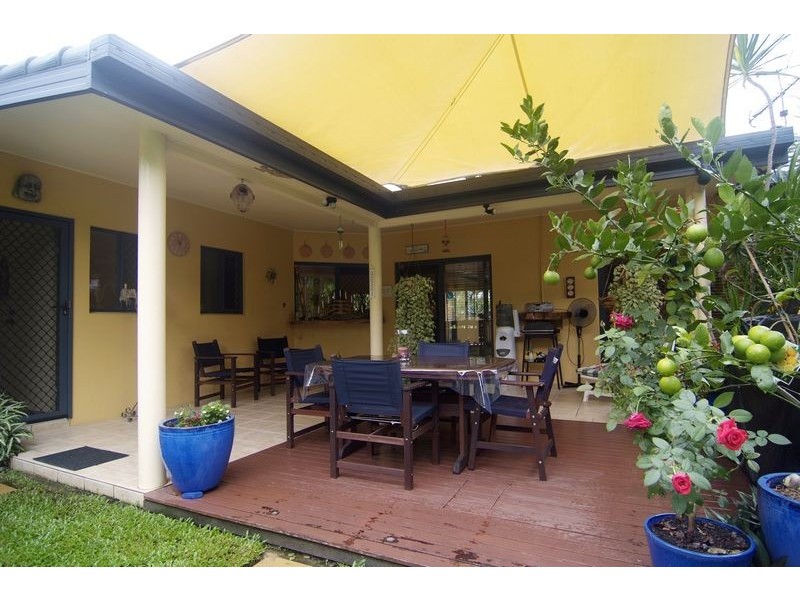 2 HELSDON CLOSE, Clifton Beach QLD 4879
