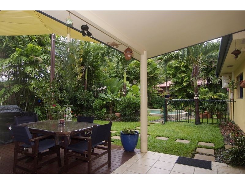 2 HELSDON CLOSE, Clifton Beach QLD 4879
