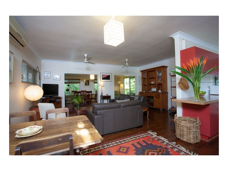 6 Queenscliff Close, Kewarra Beach QLD 4879