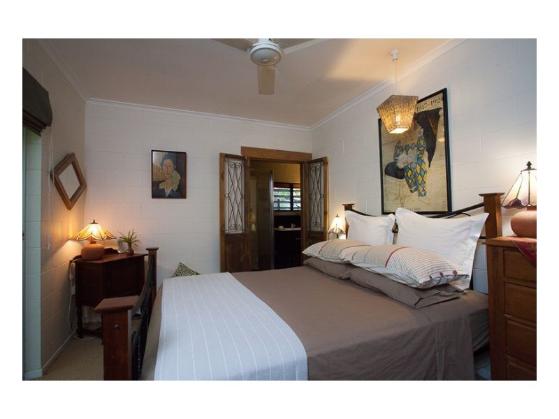 6 Queenscliff Close, Kewarra Beach QLD 4879