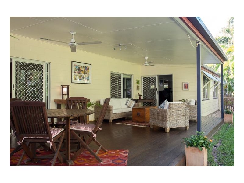 6 Queenscliff Close, Kewarra Beach QLD 4879