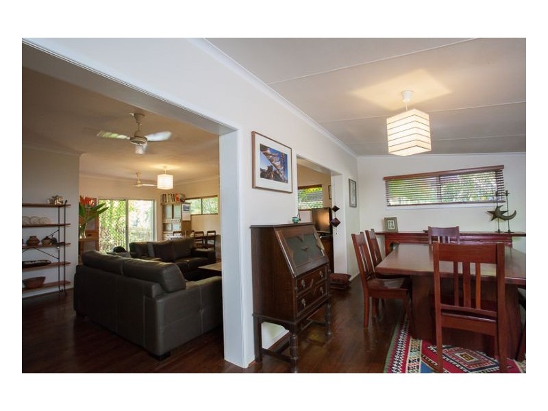 6 Queenscliff Close, Kewarra Beach QLD 4879