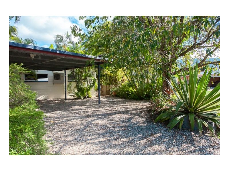 6 Queenscliff Close, Kewarra Beach QLD 4879