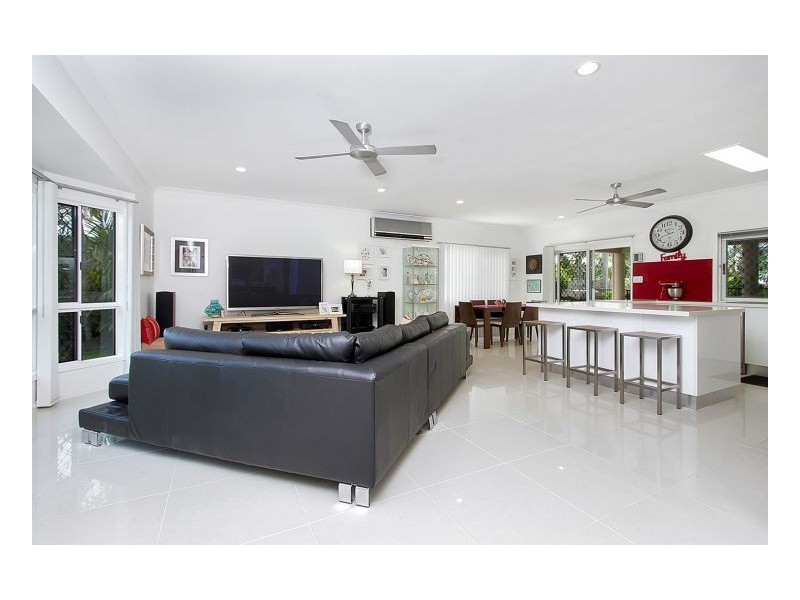 6 Pellowe Street, Clifton Beach QLD 4879