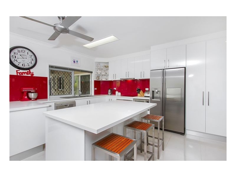 6 Pellowe Street, Clifton Beach QLD 4879