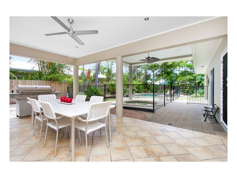 6 Pellowe Street, Clifton Beach QLD 4879