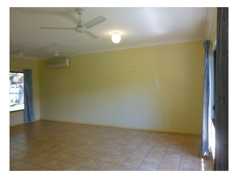 11 Helsdon Close, Clifton Beach QLD 4879
