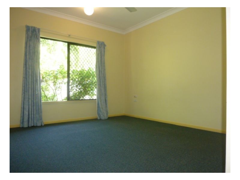 11 Helsdon Close, Clifton Beach QLD 4879