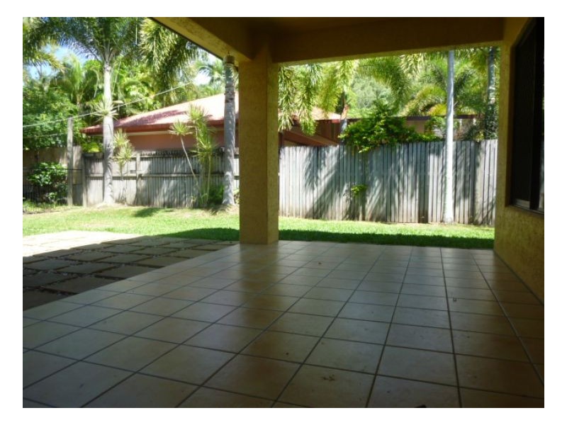 11 Helsdon Close, Clifton Beach QLD 4879