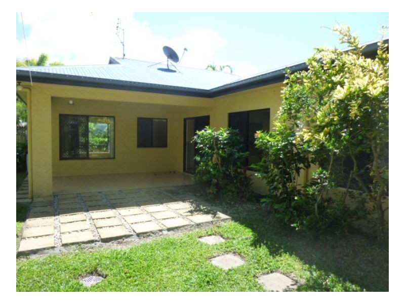 11 Helsdon Close, Clifton Beach QLD 4879