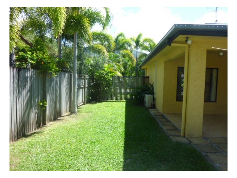 11 Helsdon Close, Clifton Beach QLD 4879