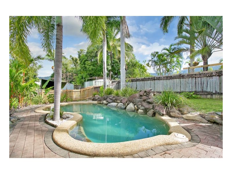 5 Coolangatta Close, Kewarra Beach QLD 4879