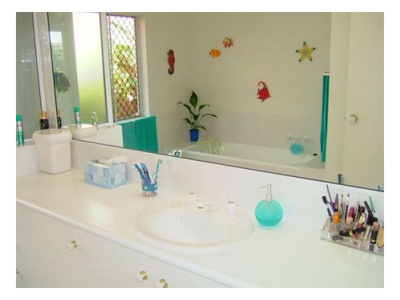 5 Plaintain St, Kewarra Beach QLD 4879