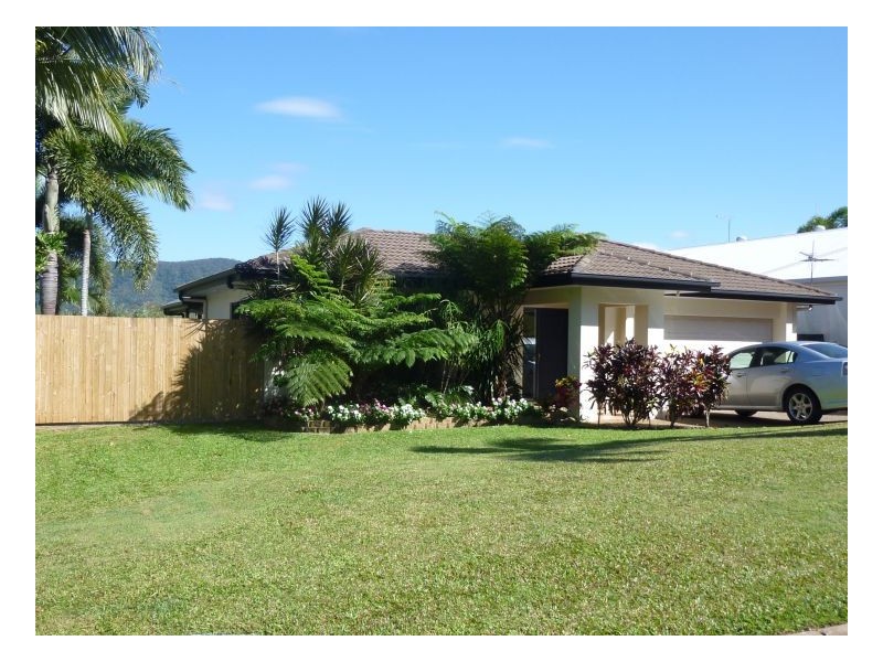 7 Lookout Terrace, Trinity Beach QLD 4879