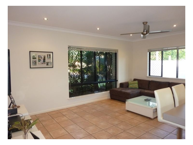 7 Lookout Terrace, Trinity Beach QLD 4879