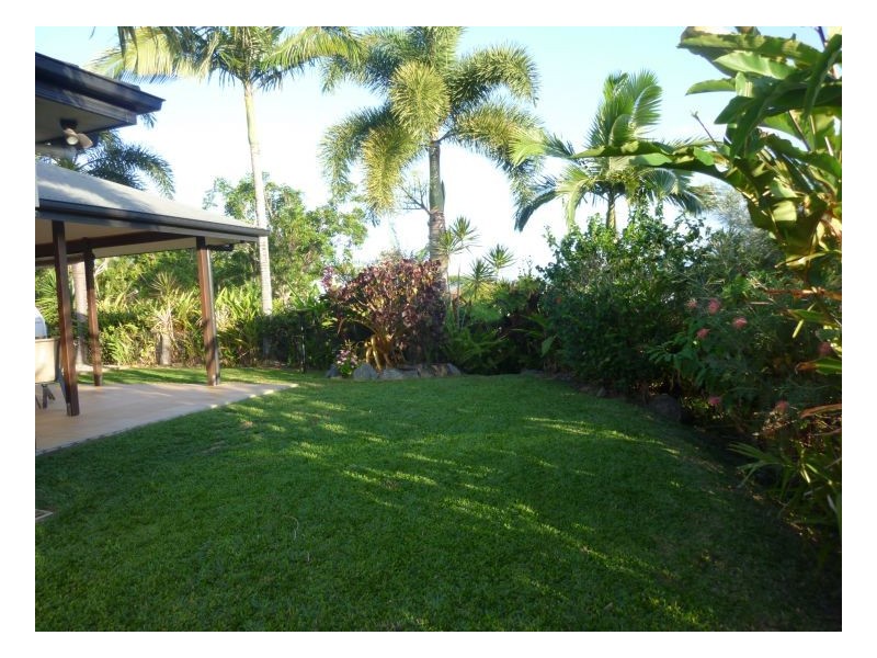 7 Lookout Terrace, Trinity Beach QLD 4879