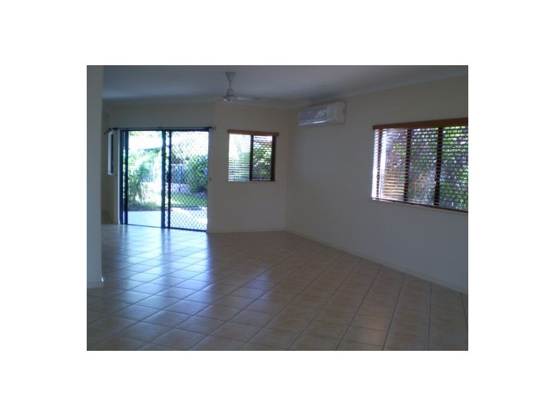 8 NARABEEN ST, Kewarra Beach QLD 4879