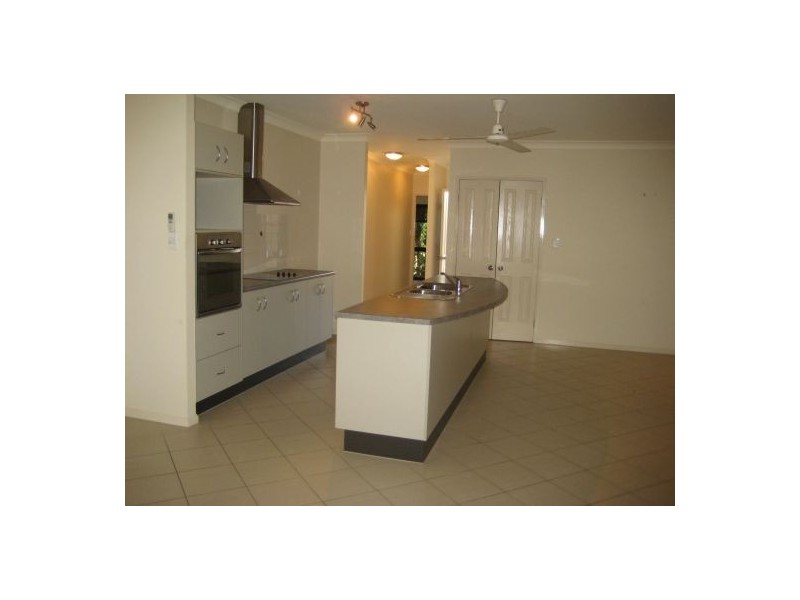 2 Howie Close, Kewarra Beach QLD 4879
