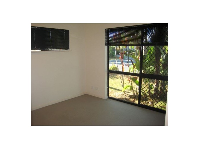 2 Howie Close, Kewarra Beach QLD 4879