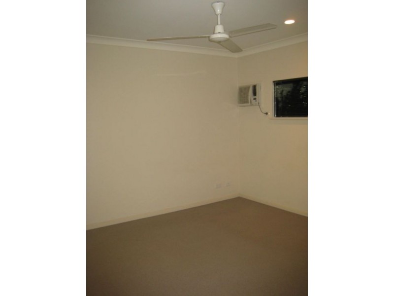2 Howie Close, Kewarra Beach QLD 4879