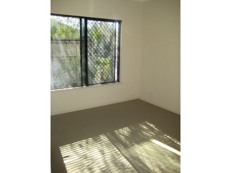 2 Howie Close, Kewarra Beach QLD 4879