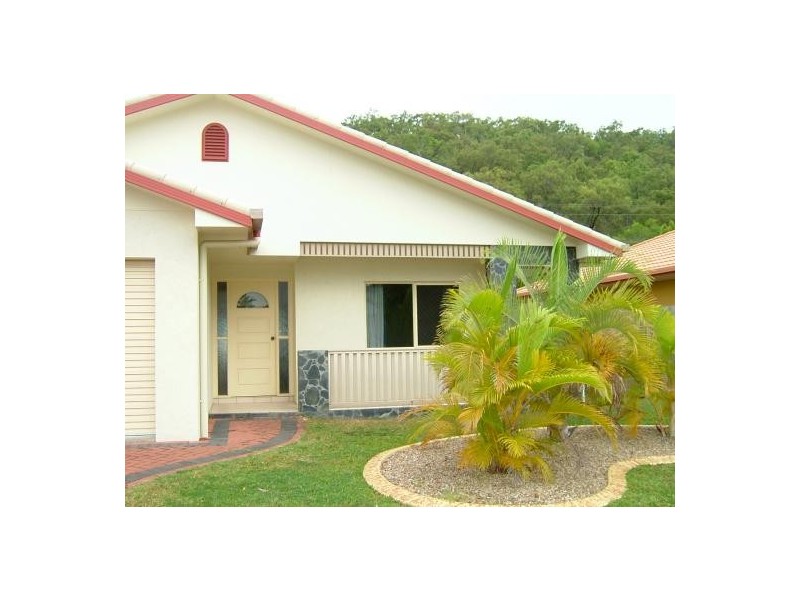 9 GREENHAVEN ST, Clifton Beach QLD 4879