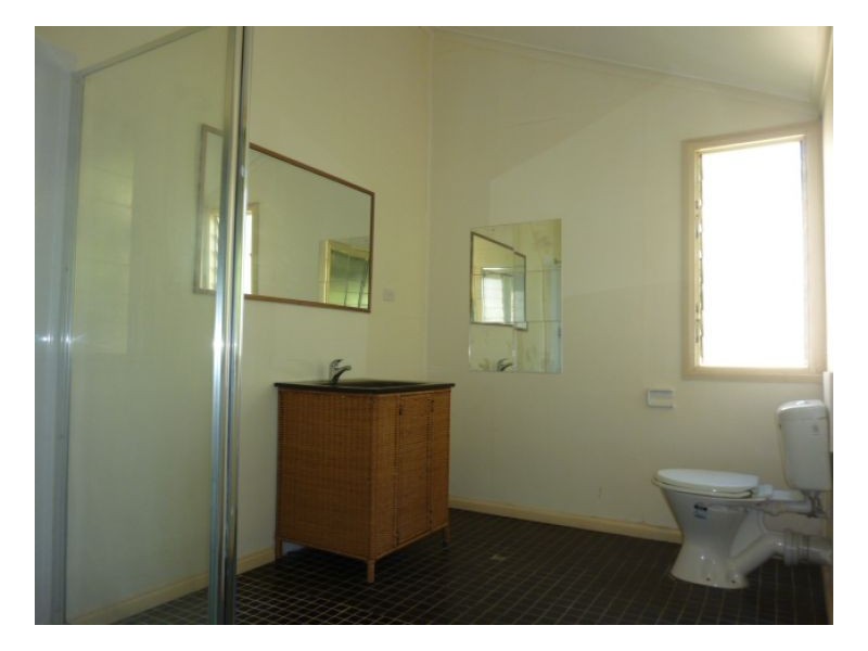 39 Saw Street, Machans Beach QLD 4878