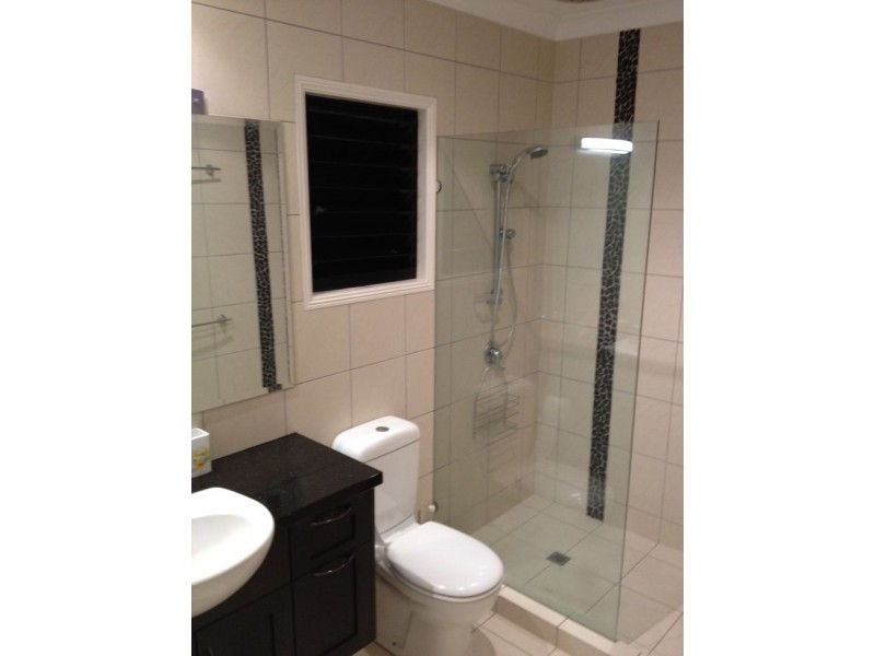 56a Veivers Road, Palm Cove QLD 4879