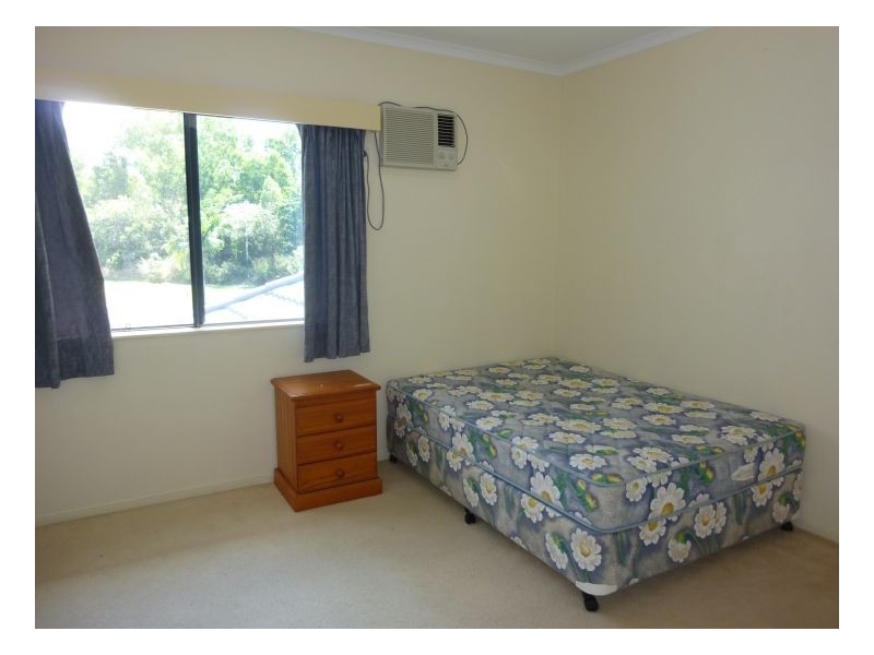 18 Clifton Road, Clifton Beach QLD 4879