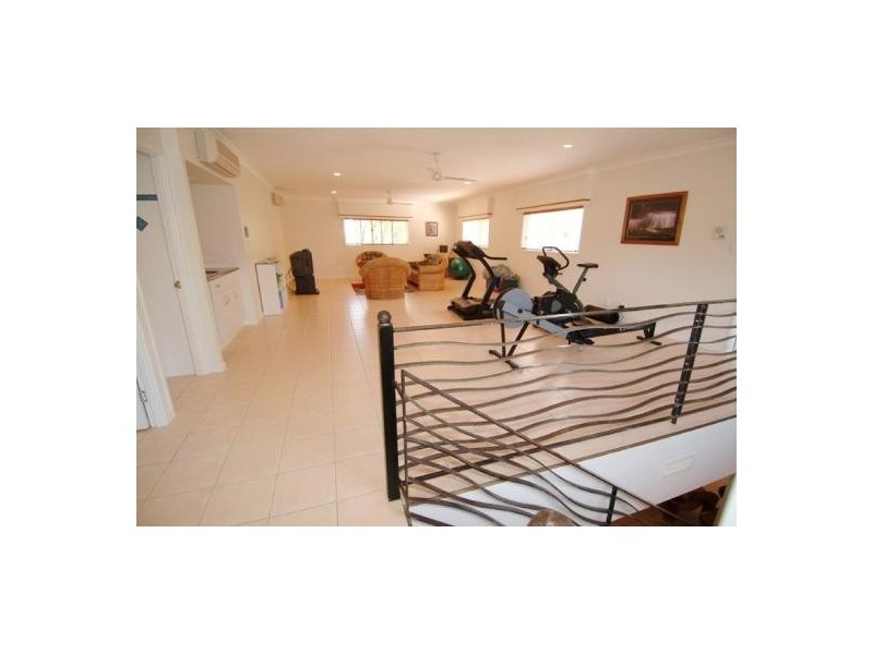 10 WHITEHAVEN COURT, CLIFTON BEACH, Cairns QLD 4870