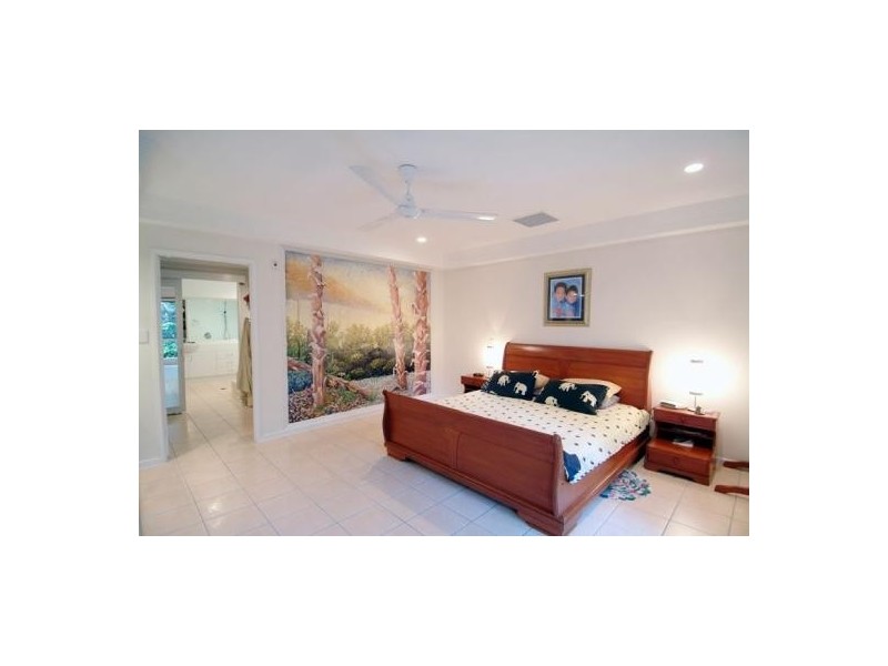 10 WHITEHAVEN COURT, CLIFTON BEACH, Cairns QLD 4870