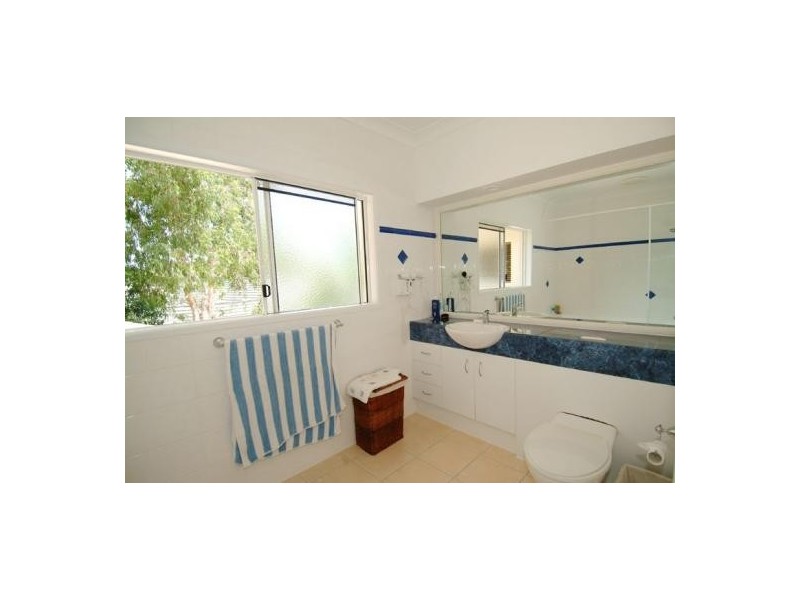 10 WHITEHAVEN COURT, CLIFTON BEACH, Cairns QLD 4870