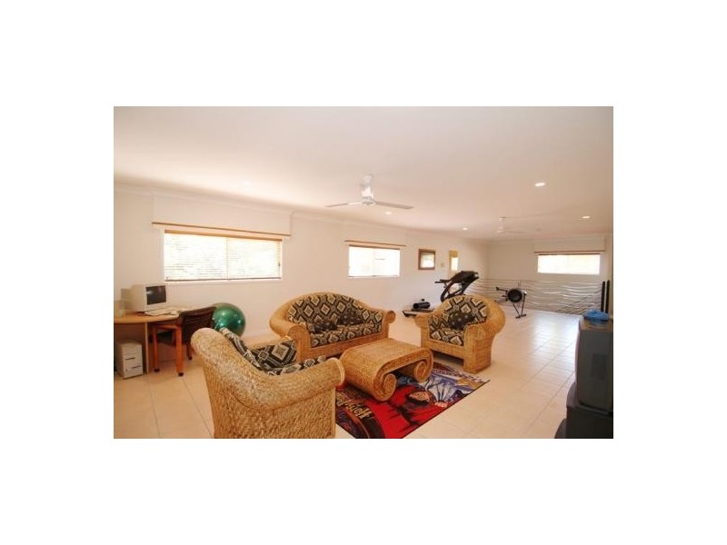 10 WHITEHAVEN COURT, CLIFTON BEACH, Cairns QLD 4870