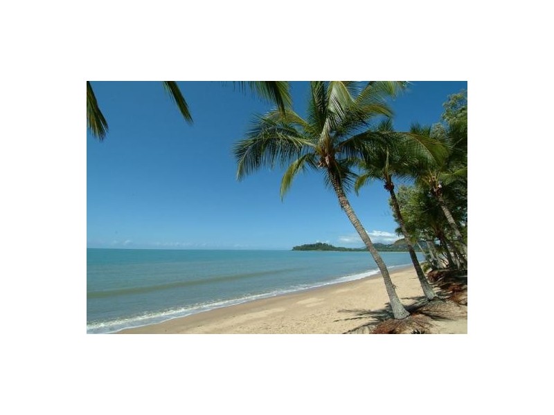 10 WHITEHAVEN COURT, CLIFTON BEACH, Cairns QLD 4870