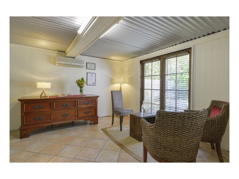 17 Friend St, Edge Hill QLD 4870