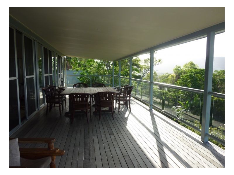 35 Tari Place, Trinity Beach QLD 4879