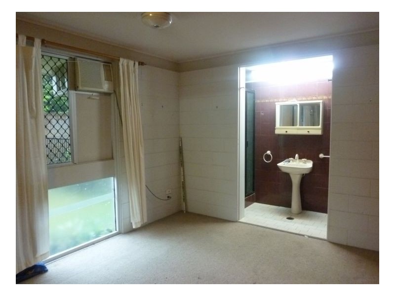 22 Brennan Street, Manunda QLD 4870