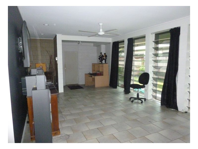 22 Brennan Street, Manunda QLD 4870