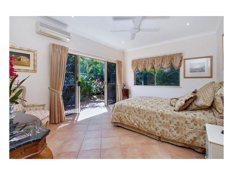 17 TRIVIA STREET, Palm Cove QLD 4879