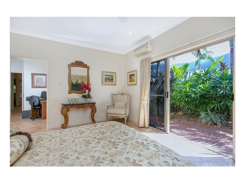17 TRIVIA STREET, Palm Cove QLD 4879