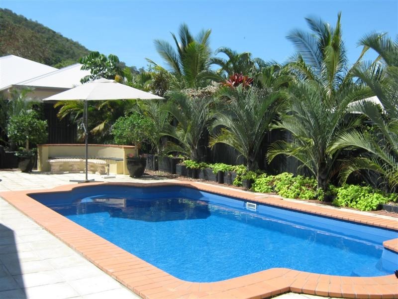 10 SAGO CLOSE, Palm Cove QLD 4879