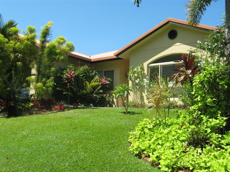 10 SAGO CLOSE, Palm Cove QLD 4879