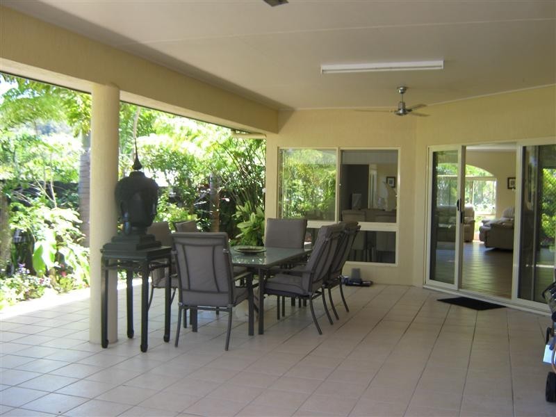 10 SAGO CLOSE, Palm Cove QLD 4879