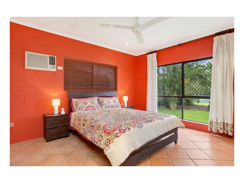 6 Scarborough Close, Kewarra Beach QLD 4879